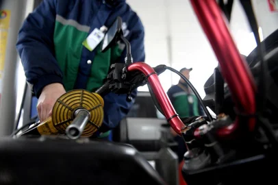  CAXIAS DO SUL, RS, BRASIL, 28/05/2019Dia sem imposto em Caxias faz o preço da gasolina cair para R$ 2,50 no dia 30. (Lucas Amorelli/Agência RBS)