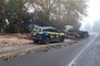 O tombamento de um caminhão deixa o trânsito em meia pista na BR-116 em Campestre da Serra na manhã desta quarta-feira (29). O acidente ocorreu no Km 74 por volta das 8h. 