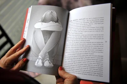  CAXIAS DO SUL, RS, BRASIL - 29/05/2019 - Escritora Helô Bacichette fala sobre seu mais recente lancaçamento, o livro Depois do Começo (FOTO: ANSELMO CUNHA/AGÊNCIA RBS)Indexador:                                 