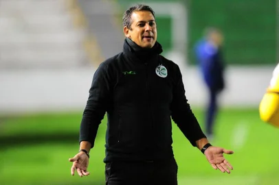 CAXIAS DO SUL, RS, BRASIL, 01/06/2019. Juventude x Atlético-AC, jogo válido pela 6ª rodada da série C do Campeonato Brasileiro e realizado no estádio Alfredo Jaconi. Técnico do Ju, Marquinhos Santos.  (Porthus Junior/Agência RBS)
