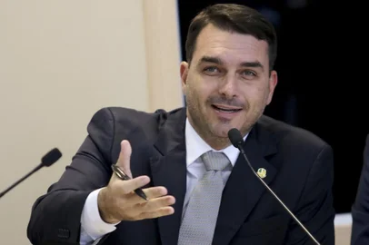 Data: 18/02/2019Senador Flávio Bolsonaro participa de assinatura de contrato de adesão do Terminal UTE GNA I do Porto do Açú - para movimentação de GNL (Gás Natural Liquefeito).