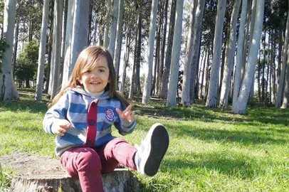 Criança com doença rara precisa de ajuda para seguir tratamento em Farroupilha