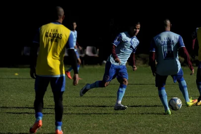  CAXIAS DO SUL, RS, BRASIL, 07/06/2019Treino do SER Caxias no centenário antes da partida contra o São Caetano no Estádio Anacleto Campanela pela série D do campeonato brasileiro. (Lucas Amorelli/Agência RBS)