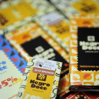  CAXIAS DO SUL, RS, BRASIL 17/04/2019Ana Rúbia Ruzzarin, dona da chocolataria Negro Doce, em Caxias. Ela produz chocolate Bean to bar e foi premiada em 2018. (Felipe Nyland/Agência RBS)