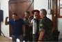 VÍDEO: Mourão solta a voz e canta clássico da música gaúcha em Santa Maria