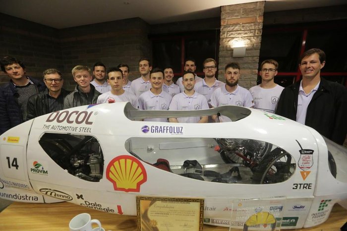 Estudantes do IFRS criam veículo que anda 543 quilômetros com um litro de gasolina 8