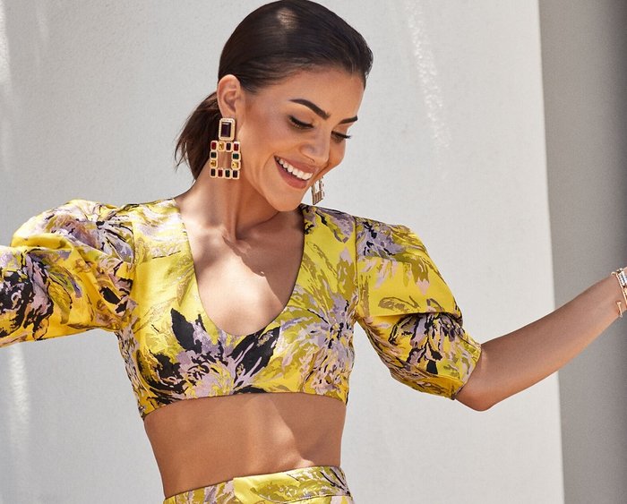 Camila Coelho lança sua primeira coleção de roupas | Donna