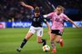  Argentinas defender Aldana Cometti (L) vies with Scotlands forward Erin Cuthbert during the France 2019 Womens World Cup Group D football match between Scotland and Argentina, on June 19, 2019, at the Parc des Princes stadium in Paris. (Photo by FRANCK FIFE / AFP)Editoria: SPOLocal: ParisIndexador: FRANCK FIFESecao: soccerFonte: AFPFotógrafo: STF