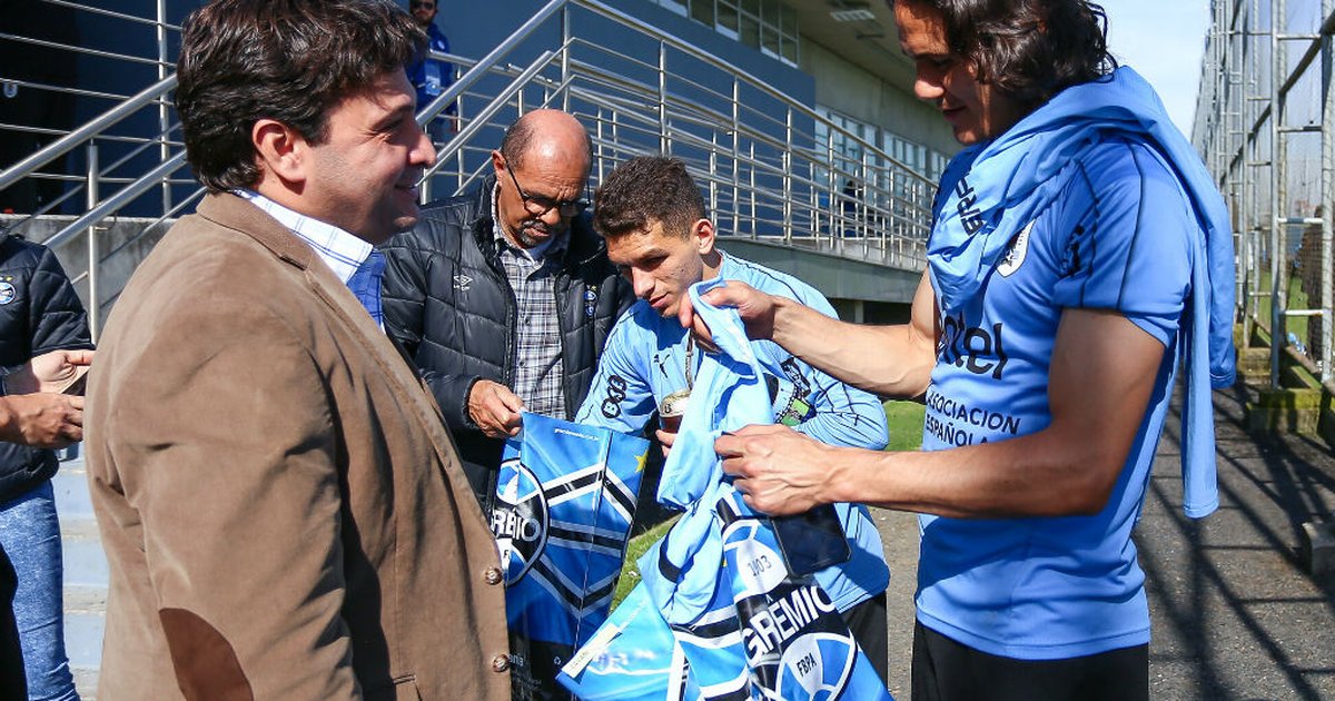 Jornalista argentino crava que Cavani já está acertado com o Grêmio