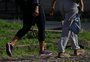 "Agora só saio de dupla", conta moradora de rua onde foram cometidos ataques com ácido em Porto Alegre 