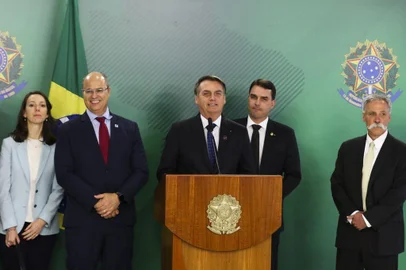  Jair Bolsonaro, Chase Carey, Flávio Bolsonaro, Wilson Witzel, fórmula-1