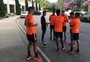 Vendido a clube alemão, Iago visita hotel do Inter em Atibaia e se despede dos companheiros