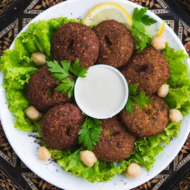  FLORIANÓPOLIS, SC, BRASIL, 18-05-2015 - Culinária Árabe para Destemperados. Falafel da Shawarmeria.