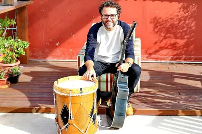  PORTO ALEGRE, RS, BRASIL, 25/06/2019- Duca Leindecker vai fazer show solo no Theatro São Pedro. (FOTOGRAFO: JÚLIO CORDEIRO / AGENCIA RBS)