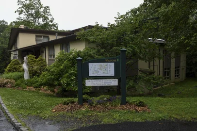 VACCINES-DEFREYTAS-ART-LSPR-061819Green Meadow Waldorf School in Rockland County, N.Y.,on June 10, 2019. The measles epidemic in the New York region has largely spread among ultra-Orthodox Jewish communities in Rockland County and in New York City. But health authorities fear it could jump to other unvaccinated groups like the ones linked to the children of families who attend Waldorf schools. (Desiree Rios /The New York Times)Editoria: ALocal: ROCKLAND COUNTYIndexador: DESIREE RIOSFonte: NYTNSFotógrafo: STR
