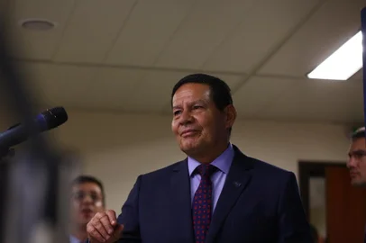  PORTO ALEGRE, RS, BRASIL - 27/06/2019 - Posse do desembargador Victor Luiz dos Santos Laus, novo presidente do TRF4. Ele substitui Carlos Eduardo Thompson Flores. Estiveram presentes o ministro da Justiça, Sergio Moro, e Hamilton Mourão, vice-presidente da República.