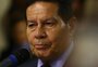 "Também estou angustiado. Quero ser vacinado, mas vamos aguardar", diz Mourão