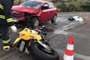 Um motociclista morreu em um acidente da RSC-453, em Boa Vista do Sul, na tarde deste sábado (29). A colisão aconteceu no Km 73, próximo ao trevo de acesso ao município, e envolveu um Ônix, com placas de Candelária, e uma motocicleta esportiva com placas de Teutônia.