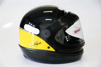  PORTO ALEGRE, RS, BRASIL, 28/06/2019:  Capacete autografado do Emerson Fittipaldi   . (Foto: Omar Freitas / Agência RBS)Indexador: NGS