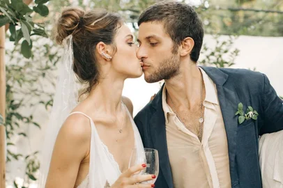 Chay Suede e Laura Neiva