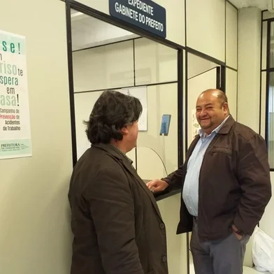 Presidente da UAB, Valdir Walter, e o tesoureiro Gilmar  Daros protocolaram a solicitação  de audiência  com o prefeito Daniel Guerra para apresentar a nova diretoria eleita  para o mandato 2019-2023 