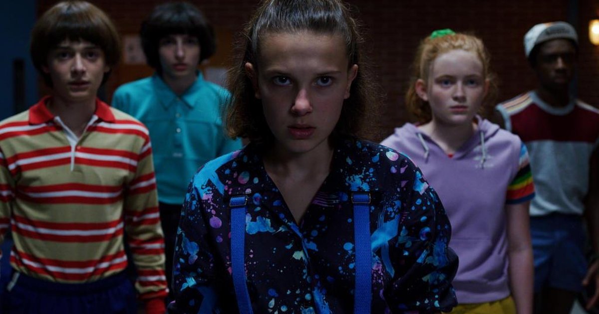 Saiba quais atores de Stranger Things estão namorando e quais