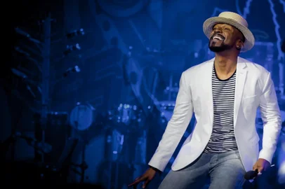 O cantor Alexandre Pires apresenta "O Baile do Nego Véio" neste sábado (6), em Caxias do Sul