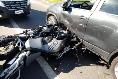 Acidente com moto na RSC-453, em Caxias