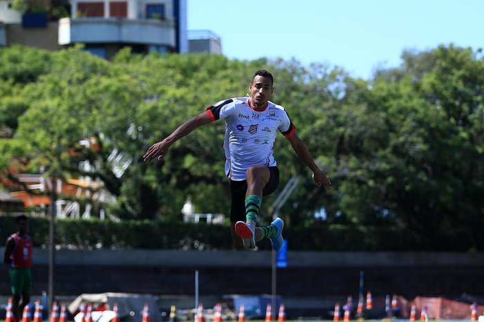 SOGIPA - É campeã! 🏆🔴 A Sogipa levou a melhor no Campeonato Estadual de  Atletismo Sub-16 após os atletas sogipanos conquistarem dez medalhas de  ouro para o clube. Os destaques da equipe