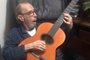 Último registro de João Gilberto tocando violão