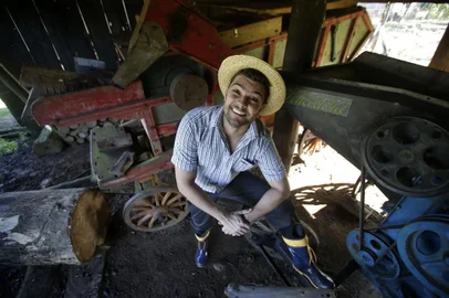  ERECHIM, RS, BRASIL - 2019.05.29 - Retrato do humorista Badin, para especial do Segundo Caderno sobre Humor da Colônia. (Foto: ANDRÉ ÁVILA/ Agência RBS)
