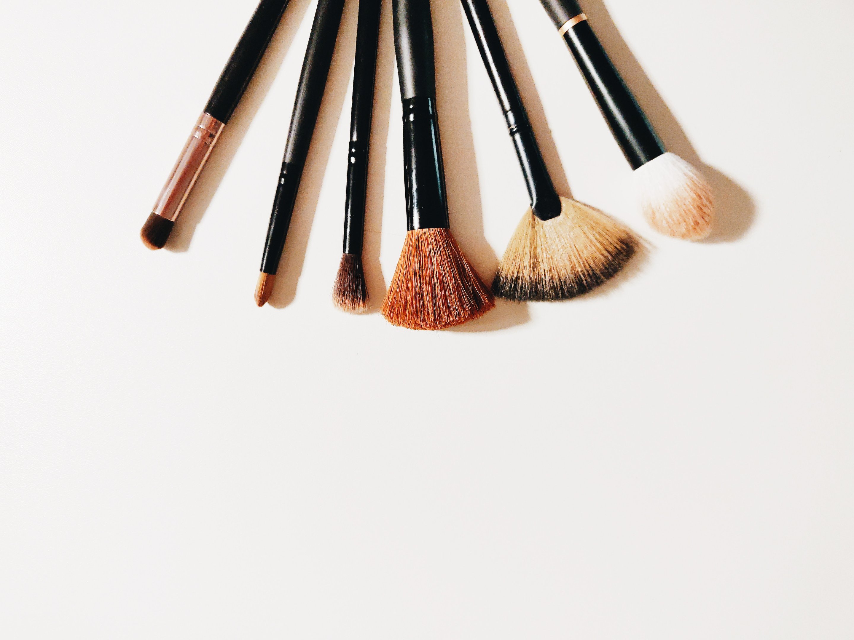 Pinceis de maquiagem: Por que é importante limpar e como fazer isso? –  Dicas da Mary