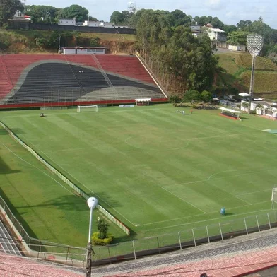 #PÁGINA:39O estádio Barradão, em Salvador  é localizado numa baixada que dá idéia de imenso caldeirão Fotógrafo: Leandro Behs
