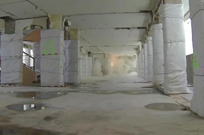 Obra que estará na exposição Faltava-lhe apenas um defeito para ser perfeita, exposição no Museu do Trabalho. Obra: Anne-Valérie Gasc - Crash Box Macon (still de vídeo) 