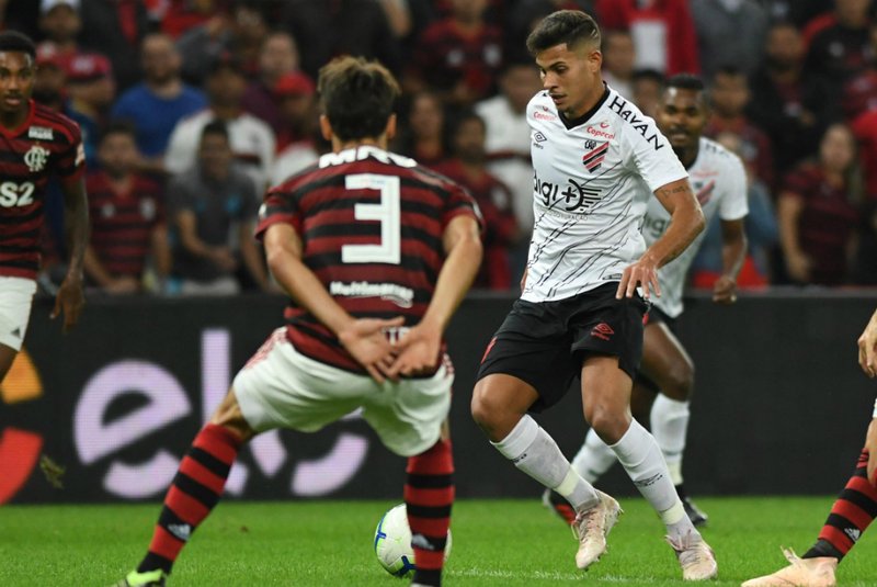 Rival do Grêmio na semifinal da Copa do Brasil, Athletico-PR eliminou o Flamengo no Maracanã