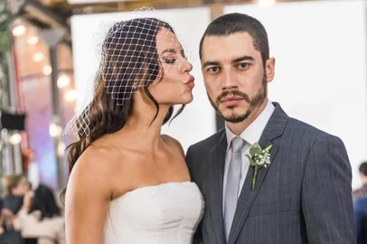 a dona do pedaço, Virgínia ( Paolla Oliveira ) e Camilo ( Lee Taylor )