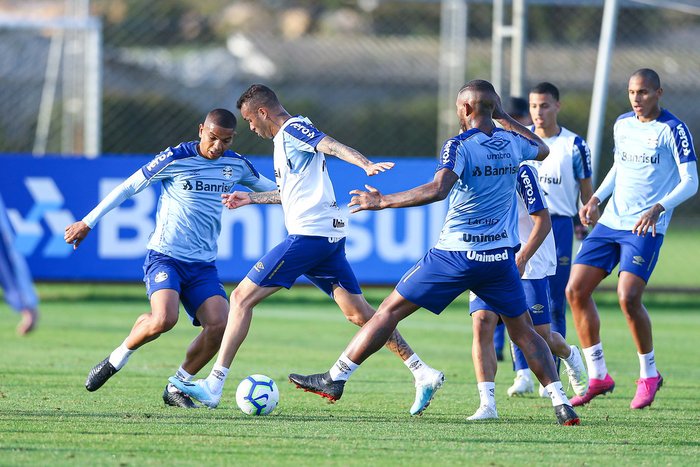 Com possibilidade de time reserva para o Gre-Nal, o Grêmio realiza últimos preparativos para o clássico
