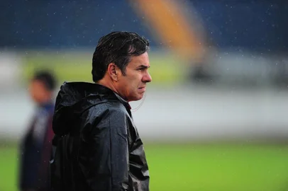 CAXIAS DO SUL, RS, BRASIL, 30/06/2019. SER Caxias x Cianorte, jogo de ida das quartas de final da série D do Campeonato Brasileiro, realizado no estádio Centenário. Técnico Paulo Henrique Marques, do Caxias. (Porthus Junior/Agência RBS)