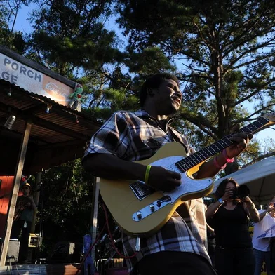  CAXIAS DO SUL, RS, BRASIL, 24/11/2017 - A 10ª Edição do Mississippi Delta Blues Festival ocorre nos dias 23, 24 e 25 de Novembro, na Estação Férrea, em Caxias do Sul. NA FOTO: Anthony Big A Sherrod, (MS/USA). (Marcelo Casagrande/Agência RBS)
