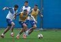 Com volta de Everton, Renato comanda treino com portões fechados
