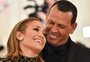 Jennifer Lopez faz 50 anos e ganha declaração de amor do noivo