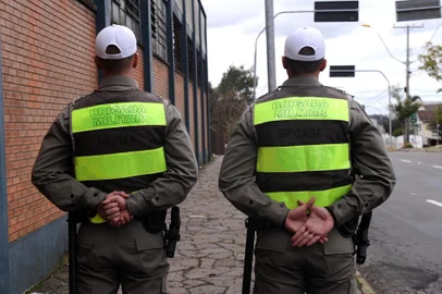  CAXIAS DO SUL, RS, BRASIL (19/07/2019)Alunos soldados fazem estágio operacional nas ruas de Caxias do Sul. (Antonio Valiente/Agência RBS)