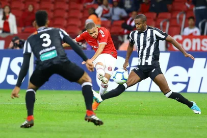 Inter recebe o Ceará no Estádio Beira-Rio, pela 12ª rodada do Brasileirão. No lance, Wellington Silva