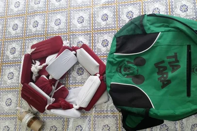 Mochila com celulares apreendida em ação no presídio de Bento Gonçalves 