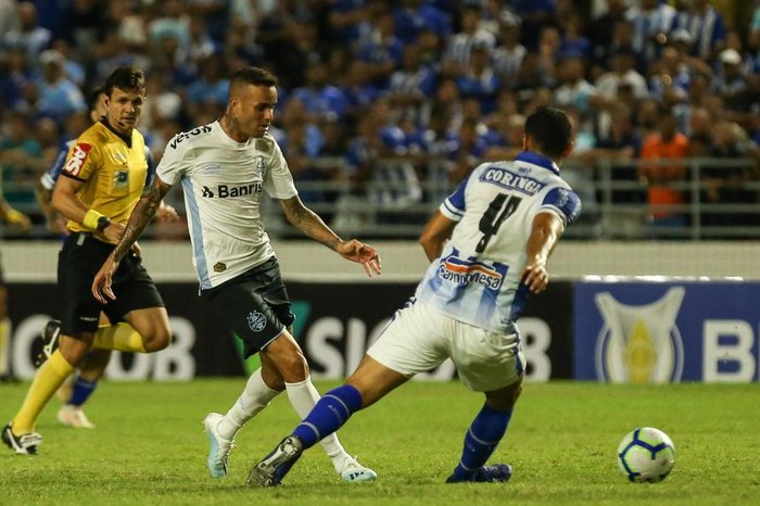 Internacional e Corinthians ficam no empate em jogo cheio de gols