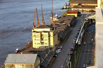  Porto Alegre, RS . Ambientais do Muro do Cais Mauá. foto Júlio Cordeiro. Ag .RBS 13/10/2015