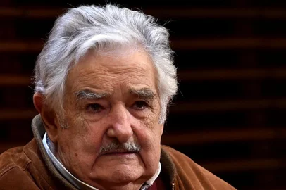  Former Uruguayan President Jose Mujica looks on during a press conference with Madrid's Mayor Manuela Carmena in Madrid City Hall on November 14, 2016. / AFP PHOTO / GERARD JULIENEditoria: POLLocal: MadridIndexador: GERARD JULIENSecao: politics (general)Fonte: AFPFotógrafo: STF