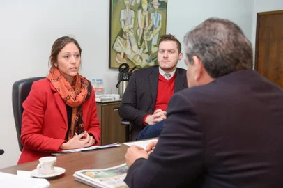 Os secretários municipais do Turismo, Renata Carraro; e do Desenvolvimento Econômico, Trabalho e Emprego, Emílio Andreazza; realizaram uma reunião de trabalho,  no dia 29/07 com o presidente da Câmara de Indústria, Comércio e Serviços de Caxias do Sul (CIC), Ivanir Gasparin. Em pauta, os motivos da inclusão de Caxias do Sul na Região das Hortênsias.