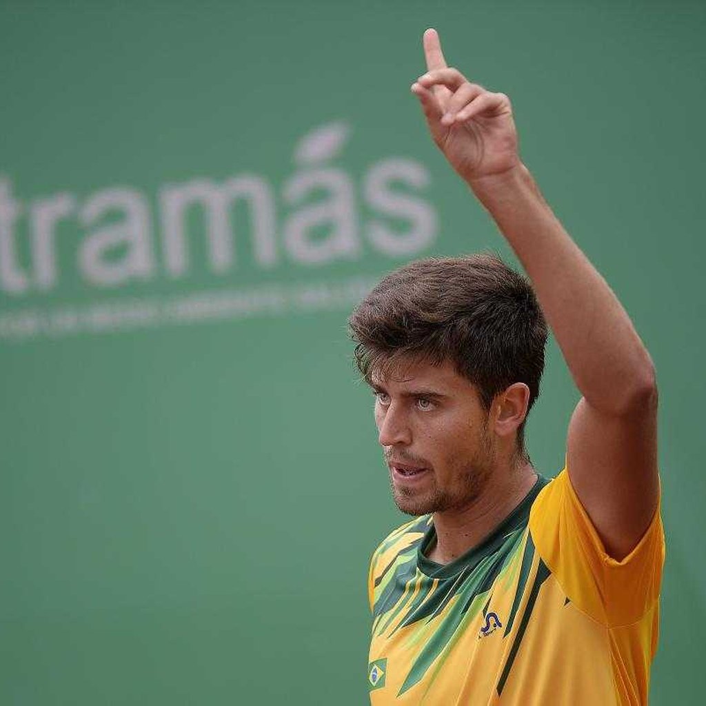 Finalista no Pan, João Menezes quase abandonou o tênis