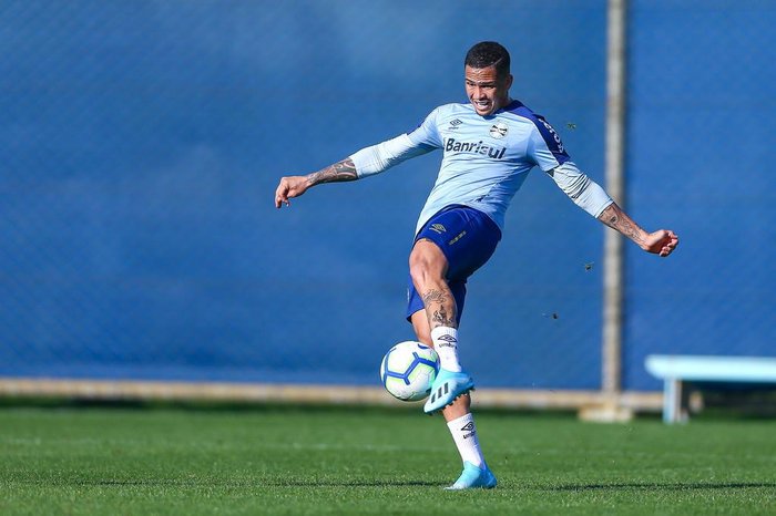 Fora da Copa do Brasil, Luciano tenta se confirmar como opção do Grêmio para a Libertadores